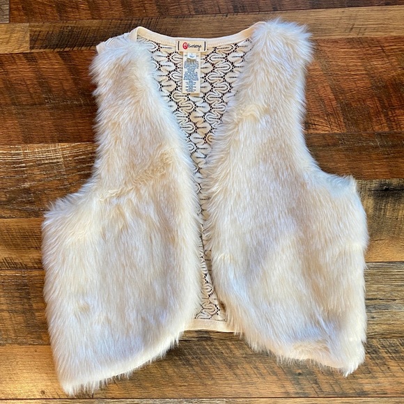 OLSENBOYE Furry Vest with Crochet Back - Picture 2 of 6